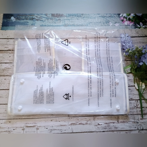 Alo Sheer Mesh Tote Bag - Picture 2 of 5